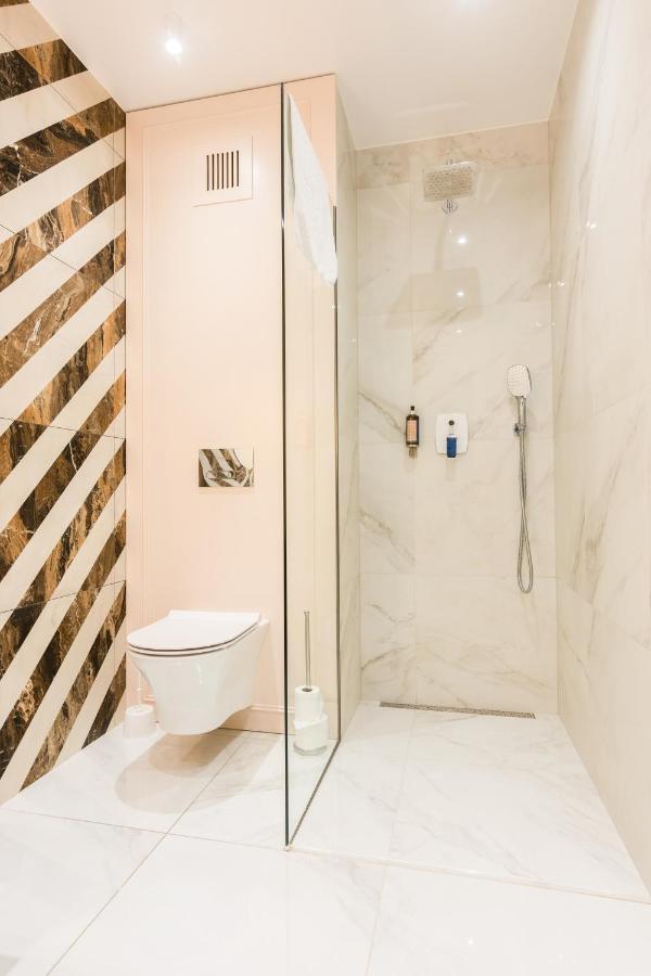 Apartment Old Town Halicka Street By Nearto Krakow Bagian luar foto